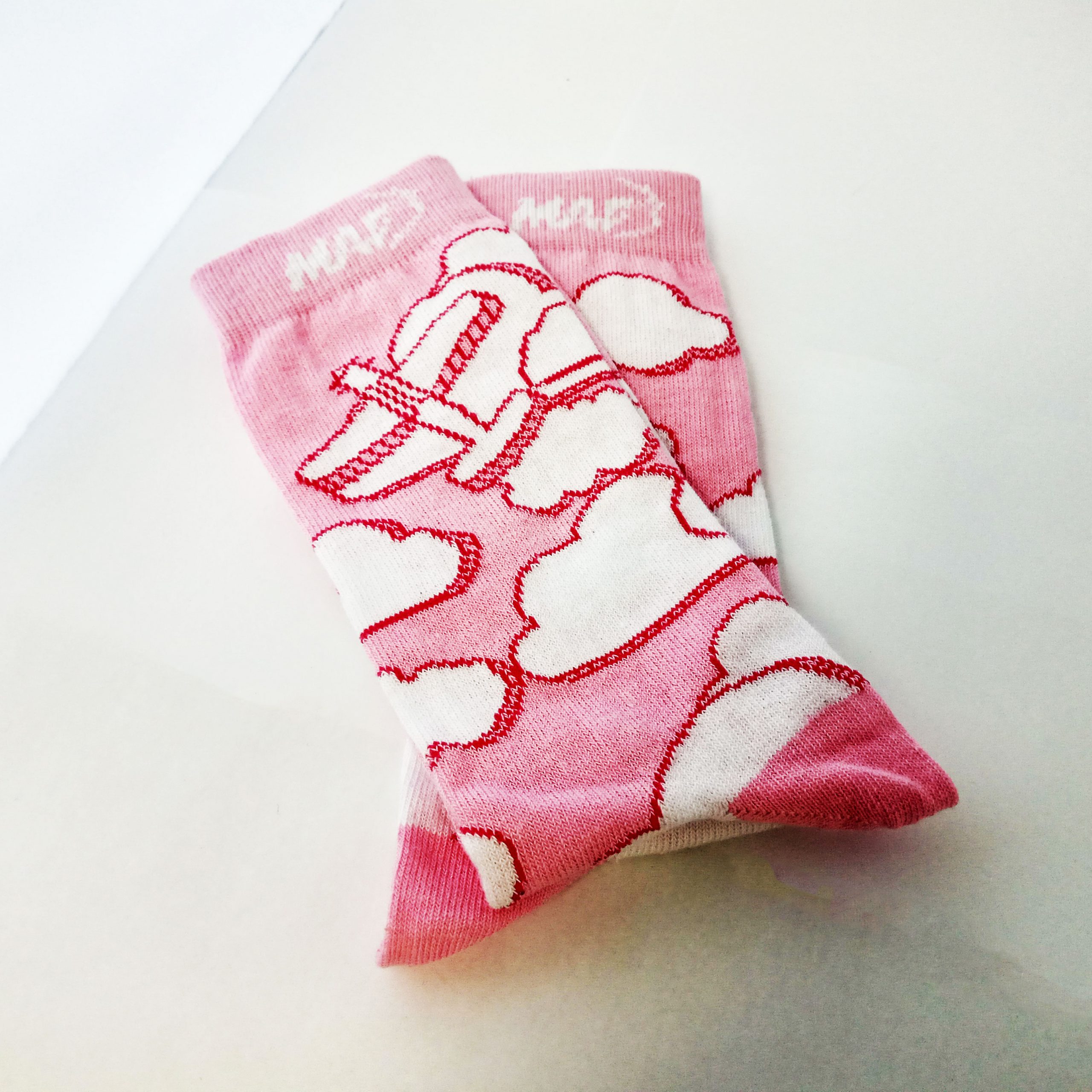Roze met witte details